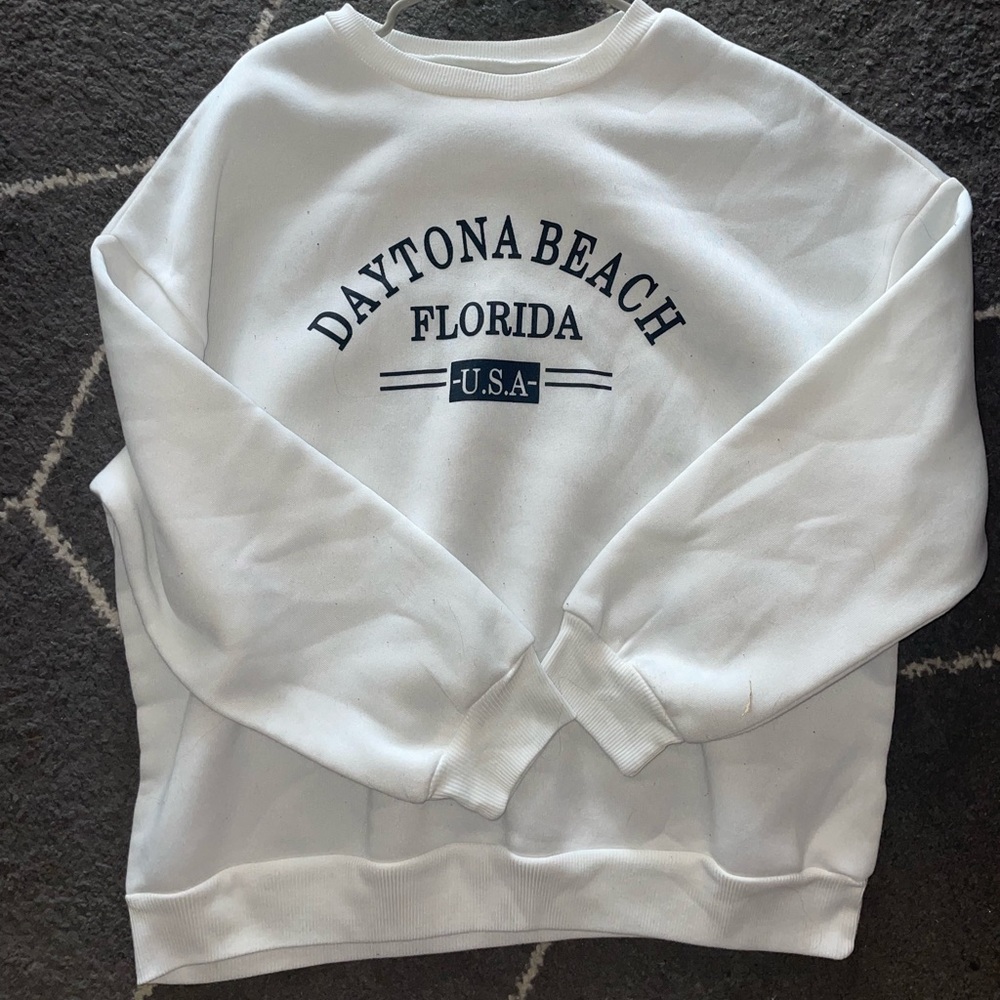 White Daytona Pull Over